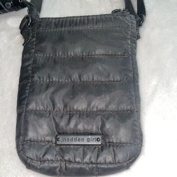 Colorful Wallet and Bag Collection - Picture 2 of 15